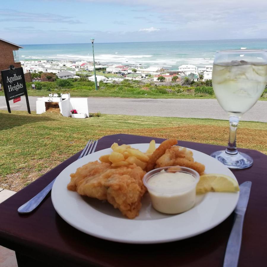Agulhas Heights Self-Catering Cottages ภายนอก รูปภาพ
