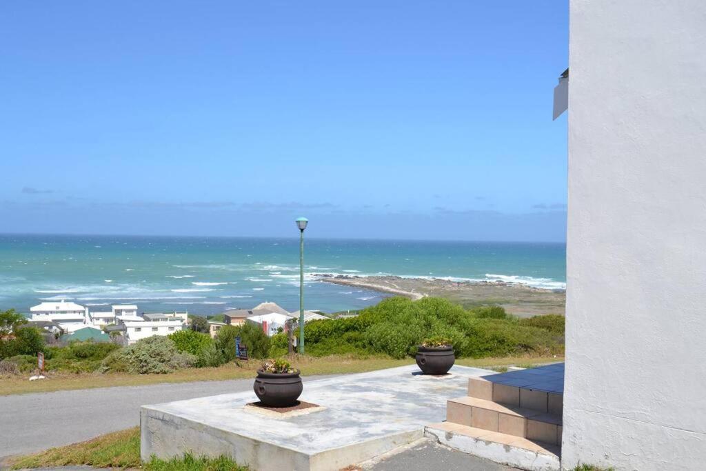Agulhas Heights Self-Catering Cottages ภายนอก รูปภาพ
