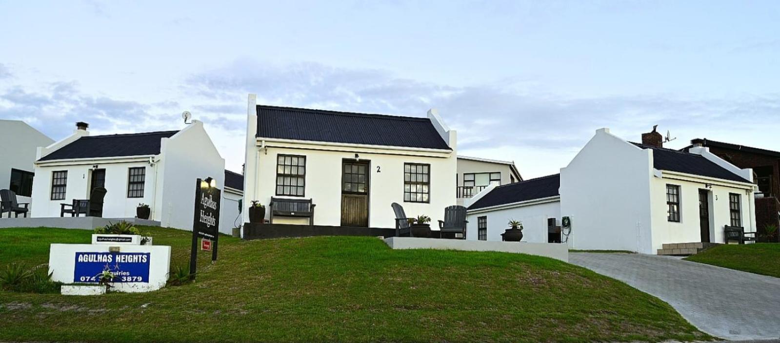 Agulhas Heights Self-Catering Cottages ภายนอก รูปภาพ