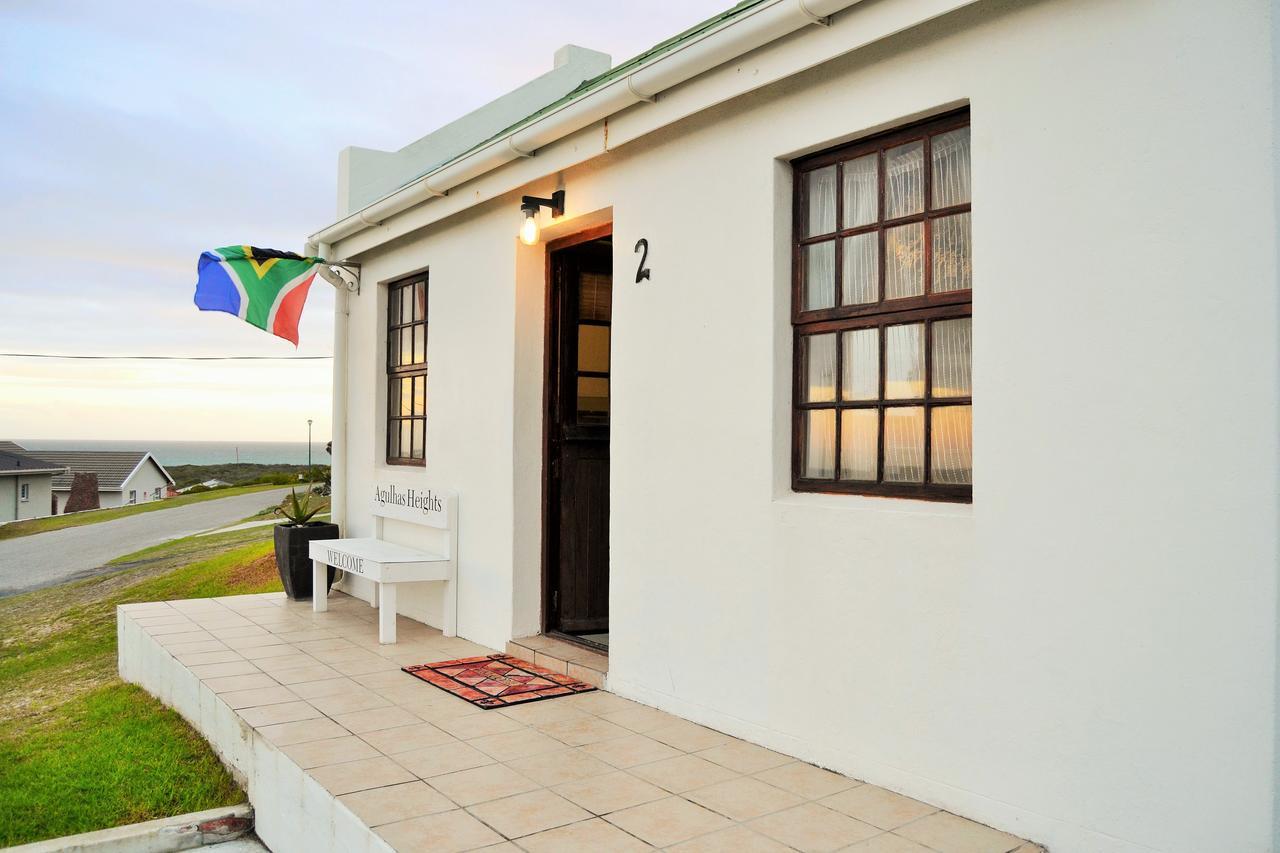 Agulhas Heights Self-Catering Cottages ภายนอก รูปภาพ