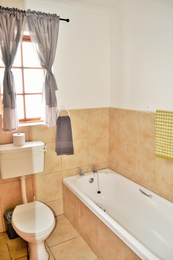 Agulhas Heights Self-Catering Cottages ภายนอก รูปภาพ